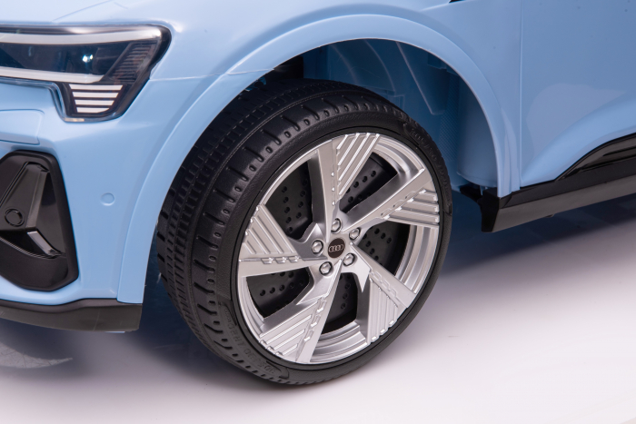 Masinuta electrica pentru copii Audi E-tron Sportback 4x4 12V 140W culoare Albastru [24]