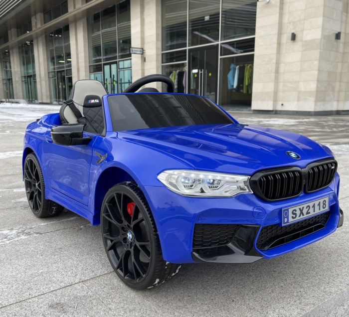 Masinuta electrica albastra pentru copii BMW M5, scaun tapitat si roti moi [2]