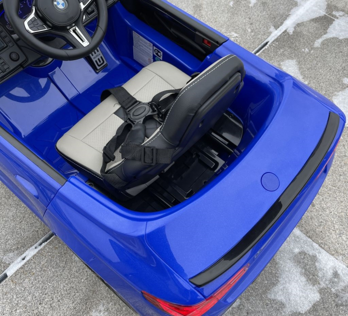 Masinuta electrica albastra pentru copii BMW M5, scaun tapitat si roti moi [19]