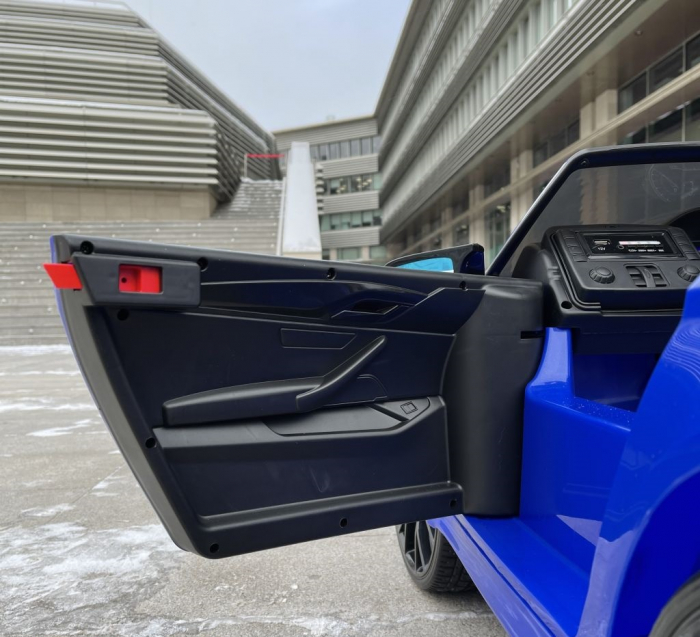 Masinuta electrica albastra pentru copii BMW M5, scaun tapitat si roti moi [12]