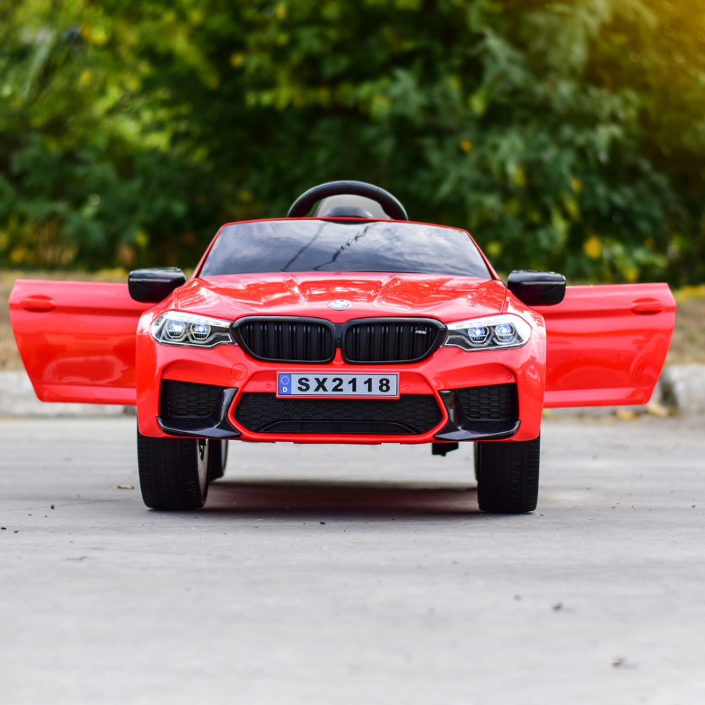 Masinuta electrica rosie pentru copii BMW M5, scaun tapitat si roti moi [14]