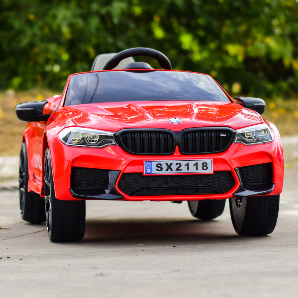 Masinuta electrica rosie pentru copii BMW M5, scaun tapitat si roti moi [2]