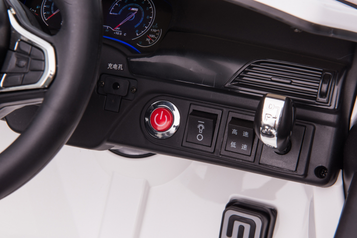 Masinuta electrica alba, Bmw M5 Competition pentru copii 2-8 ani [12]