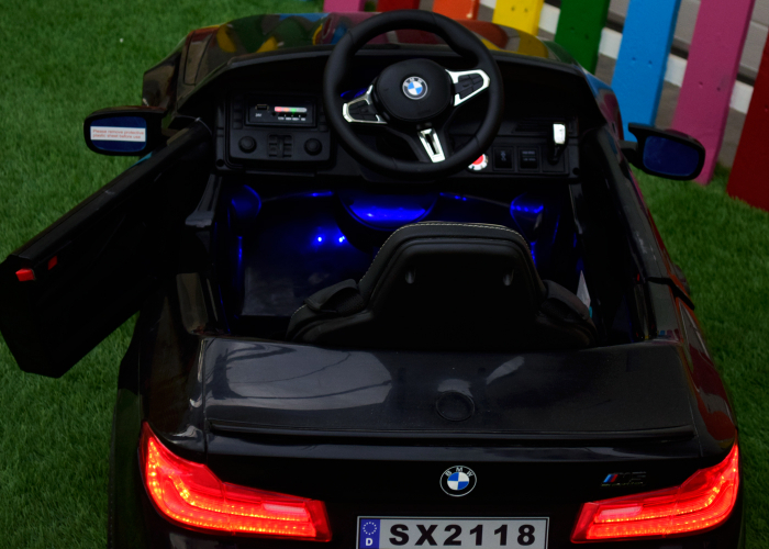 Masinuta electrica Bmw M5 Competition, baterie 24V 14Ah, 500W, scaun tapitat, dotari Premium, Drift, negru [6]