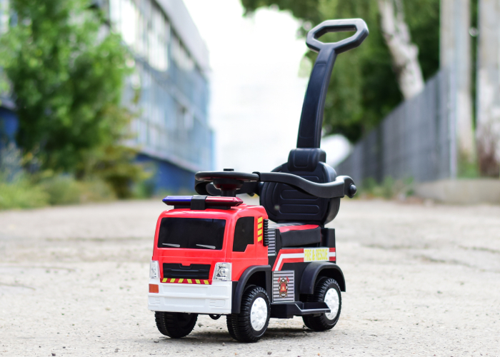 Masinuta electrica & camion cu maner 3 in 1 Kinderauto FireTruck 30W 6V, scaun tapitat, music player [2]