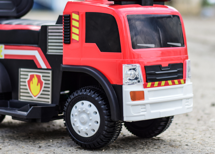Masinuta electrica & camion cu maner 3 in 1 Kinderauto FireTruck 30W 6V, scaun tapitat, music player [8]
