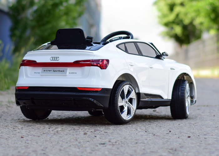 Masinuta electrica copii Audi E-tron Sportback, 4x4, 12V 140W, culoare alba [6]