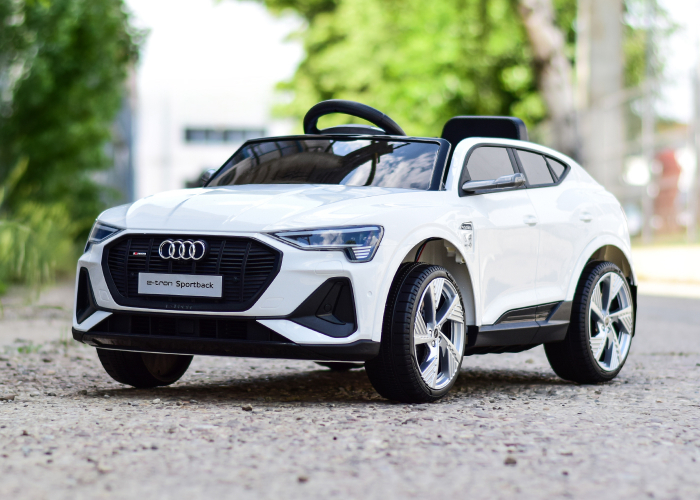 Masinuta electrica copii Audi E-tron Sportback, 4x4, 12V 140W, culoare alba [3]