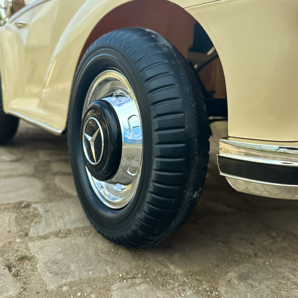 Masinuta electrica bej pentru copii Mercedes 300S [19]