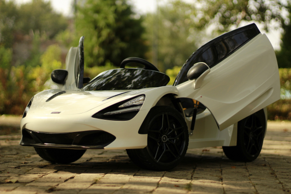 Masinuta electrica McLaren 720S 90W 12V PREMIUM #Alb [5]