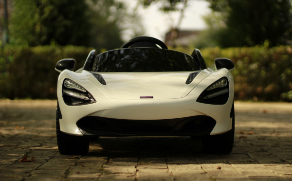 Masinuta electrica McLaren 720S 90W 12V PREMIUM #Alb [2]