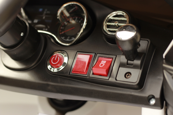 Masinuta electrica Mercedes C63 12V PREMIUM #Alb [11]