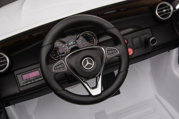 Masinuta electrica Mercedes GLC63s AMG 4x4 STANDARD #Alb [7]