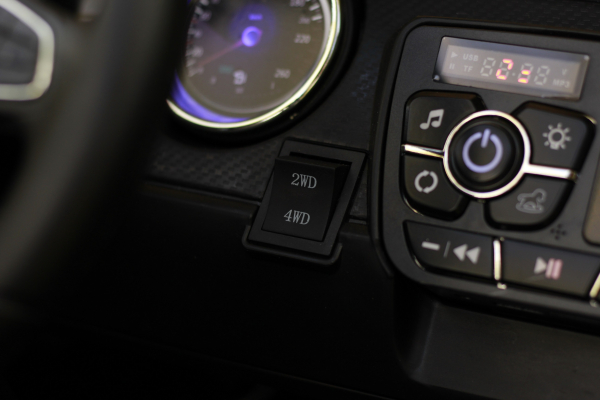 Masinuta electrica Mercedes pentru copii 2 - 6 ani [18]