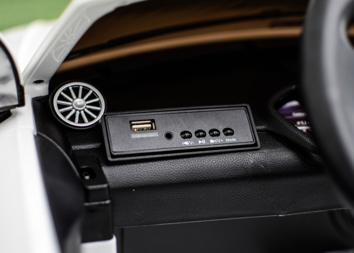 Masinuta pentru copii electrica Audi TT RS, alba [12]