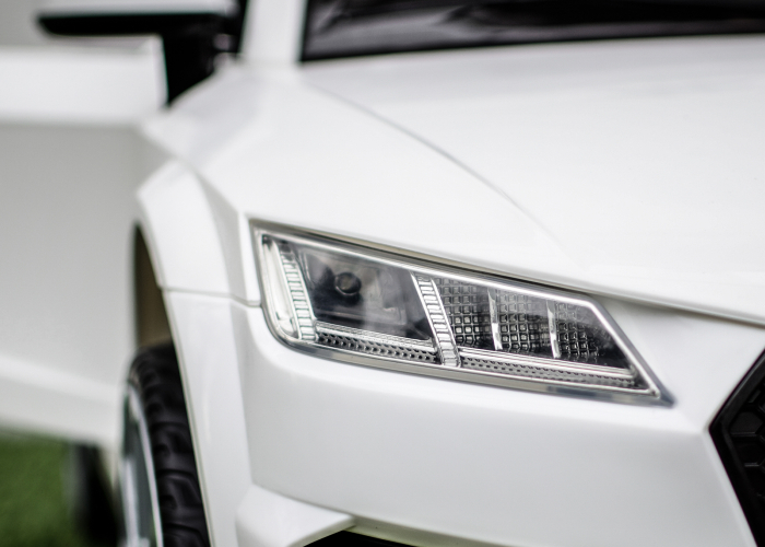 Masinuta pentru copii electrica Audi TT RS, alba [9]