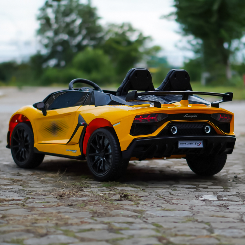 Masinuta electrica pentru 2 copii Lamborghini Aventador Xago 12V 90W Deluxe, Galben [7]