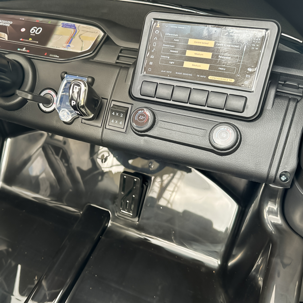 Masinuta electrica pentru 2 copii Range Rover 4x4 160W 12V 14Ah Premium, culoare neagra [16]