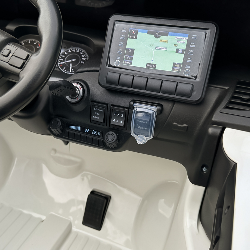 Masinuta electrica pentru 2 copii, Toyota Hilux 4x4 180W 12V 14Ah PREMIUM, culoare Alba [14]