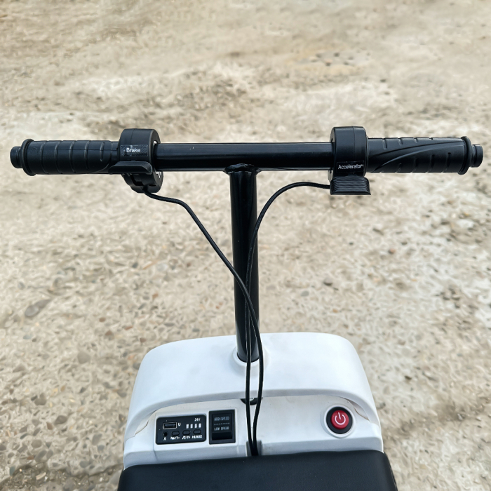 Masinuta electrica pentru copii 5-9 ani, Kinderauto Box-Car 360, 180W, 24V, culoare alba [8]
