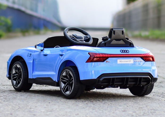 Masinuta electrica pentru copii Audi E-tron GT 60W 12V, culoare albastru [6]