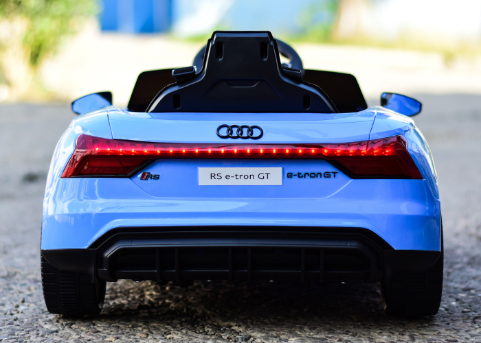 Masinuta electrica pentru copii Audi E-tron GT 60W 12V, culoare albastru [8]
