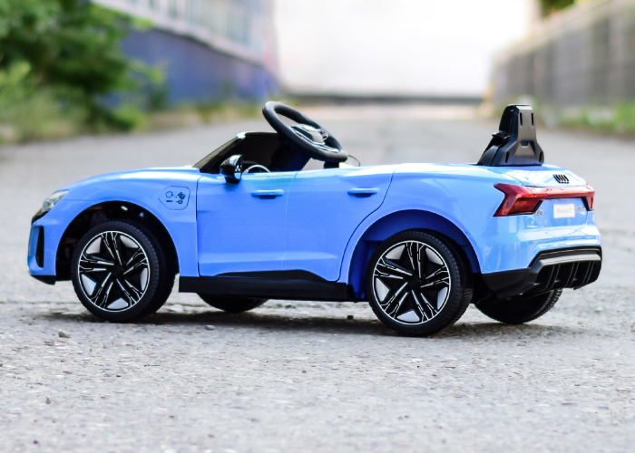 Masinuta electrica pentru copii Audi E-tron GT 60W 12V, culoare albastru [7]