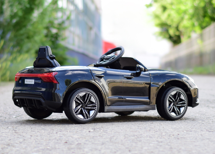 Masinuta electrica pentru copii Audi E-tron GT 60W 12V, culoare negru [4]