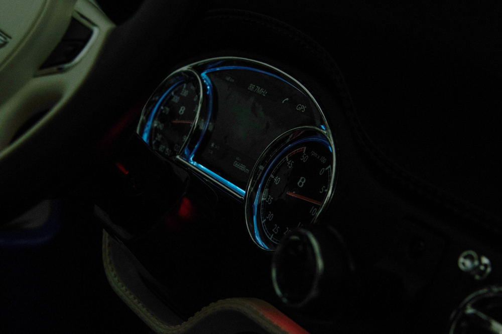 Masinuta electrica pentru copii Bentley Mulsanne 90W cu roti moi si scaun tapitat, albastru [34]