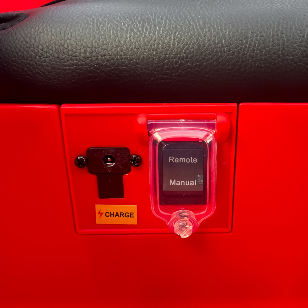 Masinuta electrica pentru copii cu licenta Mercedes SL63, 160W, 12V 10Ah, echipare premium, rosie [17]