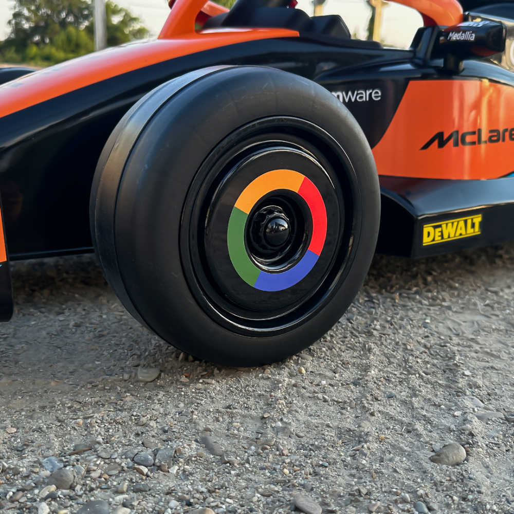 Masinuta electrica pentru copii, Formula 1 McLaren Racing 70W 12V, cu scaun tapitat [12]