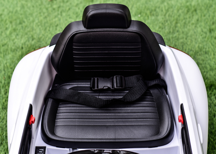 Masinuta electrica VW Beetle Dune 35W 6V, functie de leganat, bluetooth culoare Alba [11]