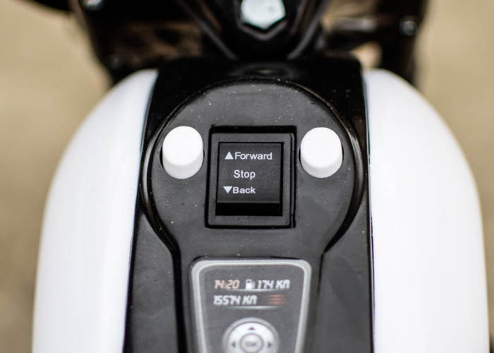 Motocicleta electrica pentru copii, POLICE JT568 35W STANDARD, Alb & Negru [16]