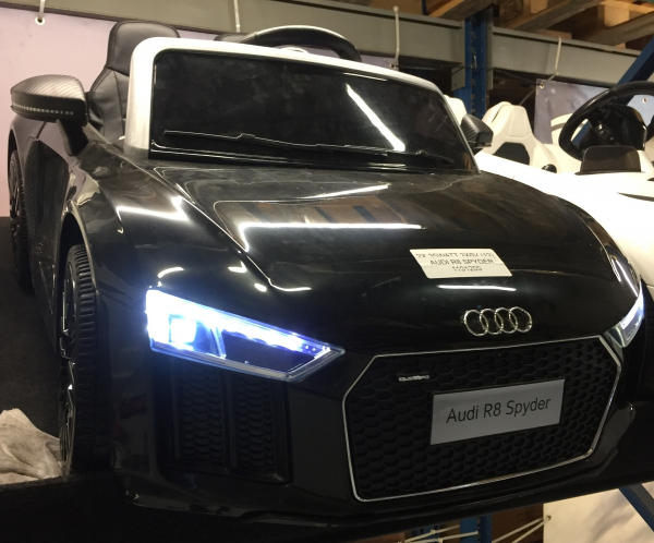 Audi R8 Spyder negru pentru copii intre 2 si 6 ani [4]