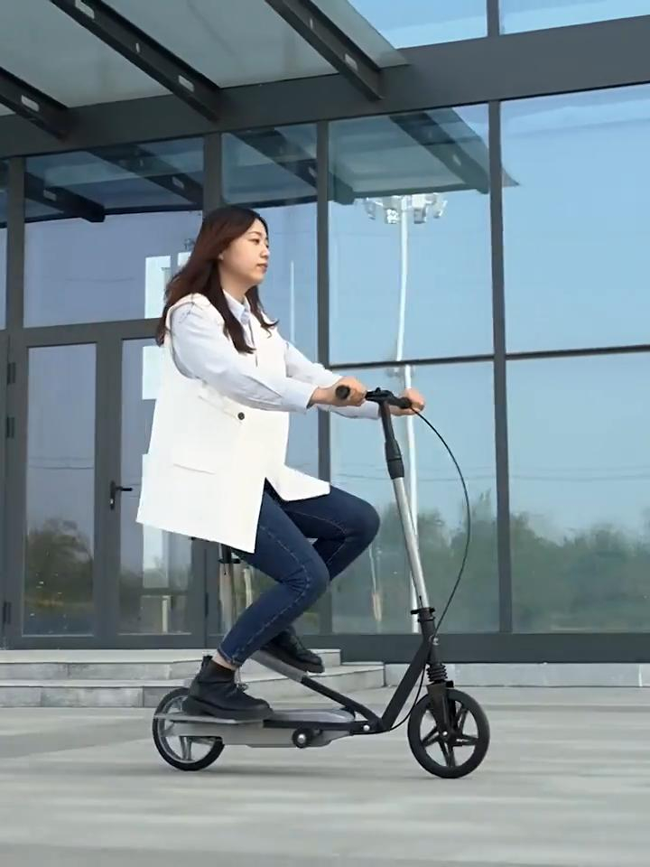 Trotineta Kinderauto Pegasus, cu pedale si scaun, reglabila si pliabila, sistem amortizare si franare, roti cauciuc pline, gri [4]