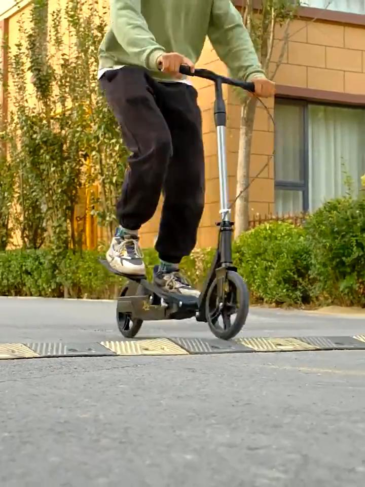Trotineta Kinderauto Pegasus, cu pedale si scaun, reglabila si pliabila, sistem amortizare si franare, roti cauciuc pline, gri [7]