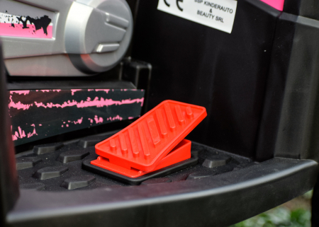 ATV electric copii 3-9 ani, 140W baterie 12V, roz, 4x4 [12]