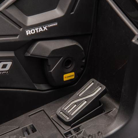 ATV electric pentru 2 copii Can Am Outlender 800W 24V Bombardier, culoare neagra [10]