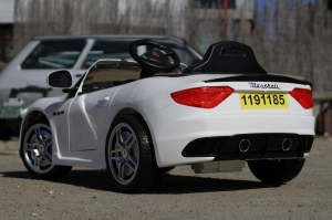 Masinuta electrica Maserati pentru copii alba [5]