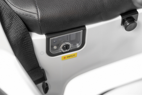 Masinuta electrica 4x4, pentru copii, Mercedes EQA 140W 12V premium, culoare Alba [14]