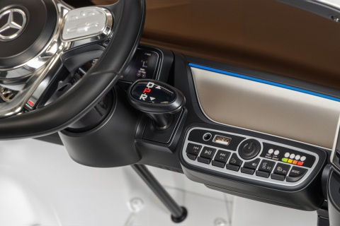 Masinuta electrica 4x4, pentru copii, Mercedes EQA 140W 12V premium, culoare Alba [10]