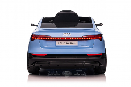 Masinuta electrica pentru copii Audi E-tron Sportback 4x4 12V 140W culoare Albastru [16]