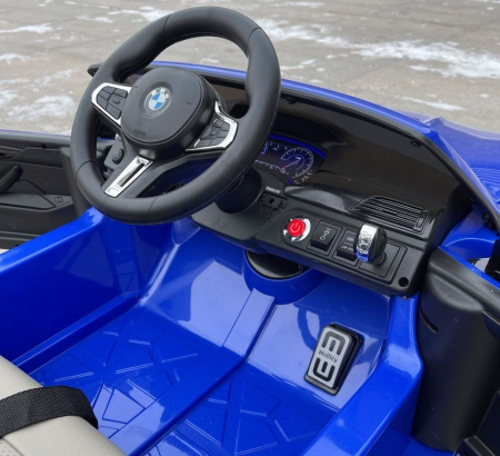 Masinuta electrica albastra pentru copii BMW M5, scaun tapitat si roti moi [14]