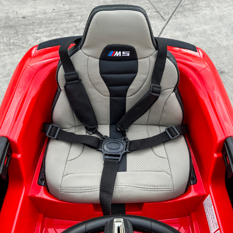Masinuta electrica rosie pentru copii BMW M5, scaun tapitat si roti moi [14]