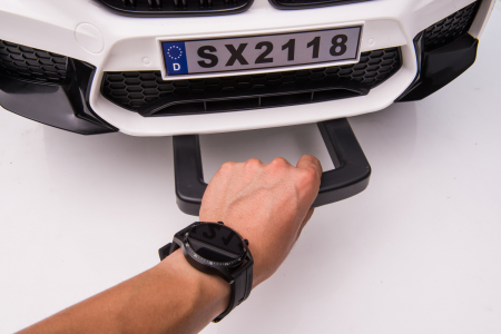 Masinuta electrica alba, Bmw M5 Competition pentru copii 2-8 ani [13]