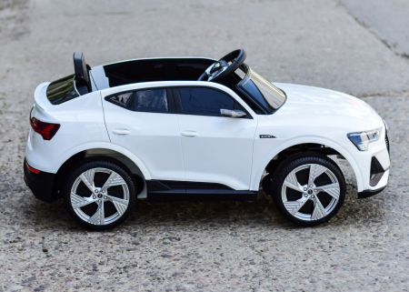 Masinuta electrica copii Audi E-tron Sportback, 4x4, 12V 140W, culoare alba [7]