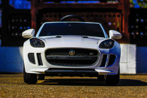 Jaguar F Type pentru copii, masinuta electrica, alb [1]