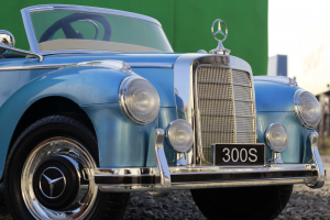 Masinuta electrica albastra pentru copii Mercedes 300S [13]