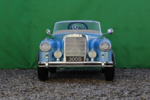 Masinuta electrica albastra pentru copii Mercedes 300S [1]