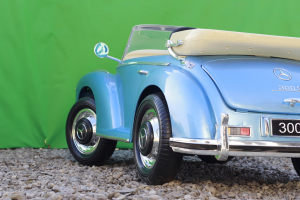 Masinuta electrica albastra pentru copii Mercedes 300S [11]